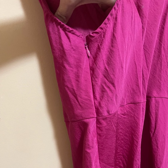 Old Navy Sleeveless Dress - Picture 6 of 9